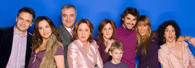 Con dos tacones: trama, personajes y dónde ver la serie online