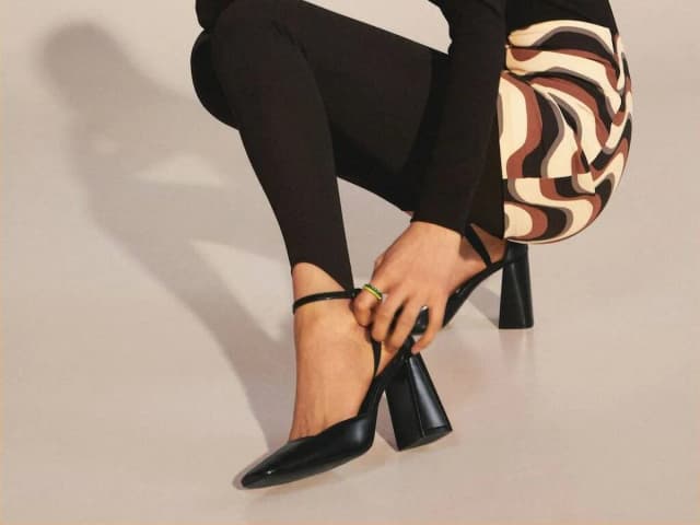 Los zapatos negros de tacón que transformarán tu estilo y comodidad